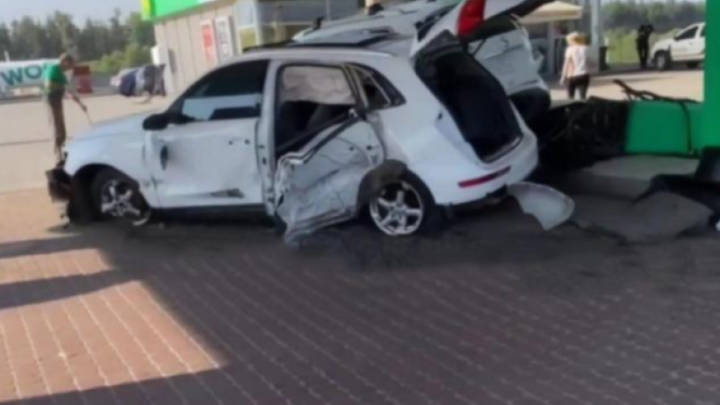 У Кам’янському п’яна водійка Audi в’їхала в Nissan на АЗС: кермувальниці повідомили про підозру