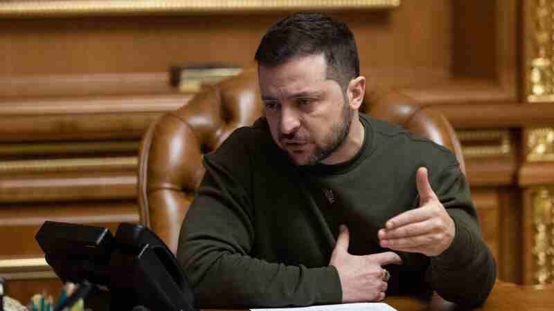 Зеленський обговорив з Макроном постачання ракет до ППО та підготовку пілотів Mirage