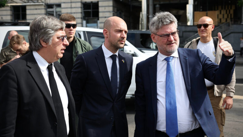 Очільник МЗС Франції у Києві пообіцяв продовжити тиск на Путіна