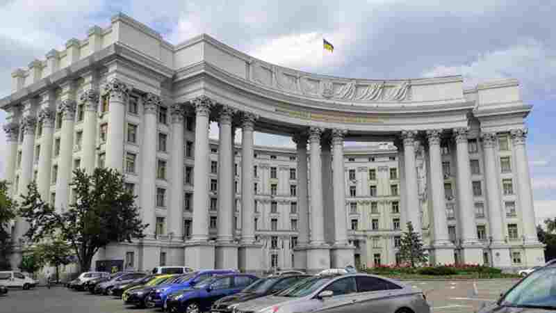 В українському МЗС розповіли деталі вбивства матері та доньки у Німеччині