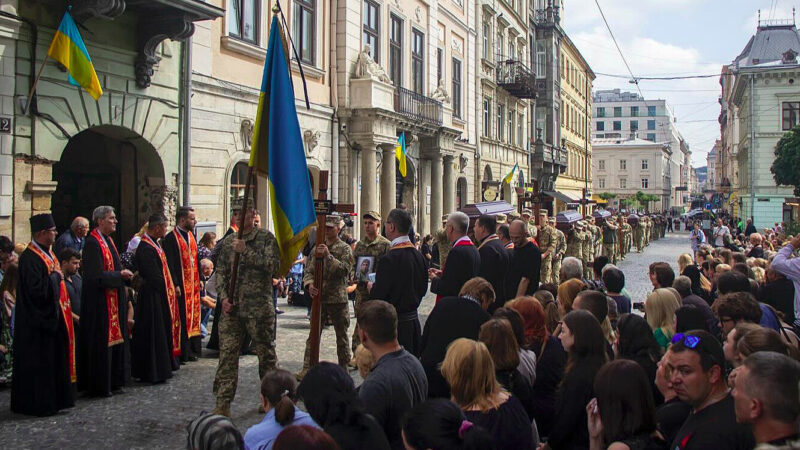 В Україні розпочали поховання полонених, загиблих при катастрофі Іл-76 у Росії