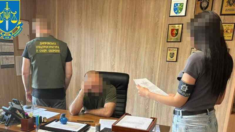 Посадовця ЗСУ підозрюють у незаконних виплатах на понад 700 тисяч