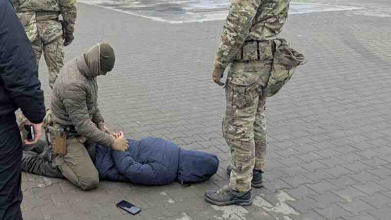 Прикордонник з Сумщини зливав дані про розташування ЗСУ та продавав боєприпаси