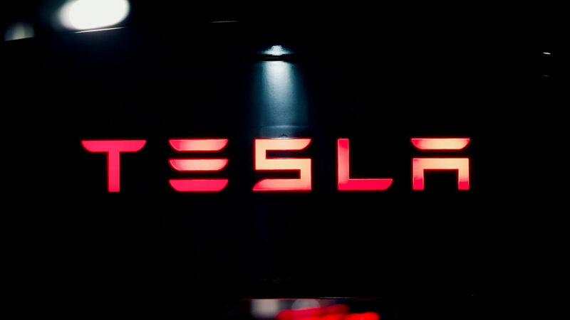 Tesla та Samsung підписали контракт на постачання чипів на 16,5 млрд доларів