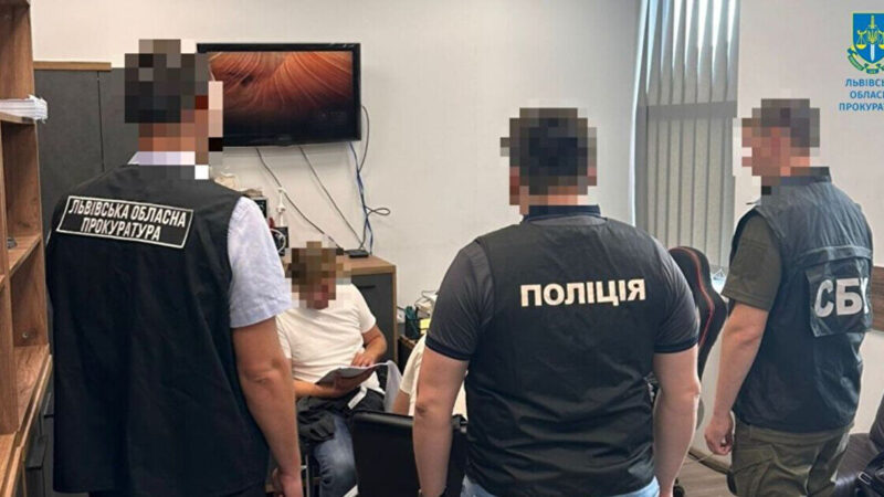 Двох посадовиць підозрюють у розтраті 1,7 млн грн під час ліквідації наслідків удару по Львову