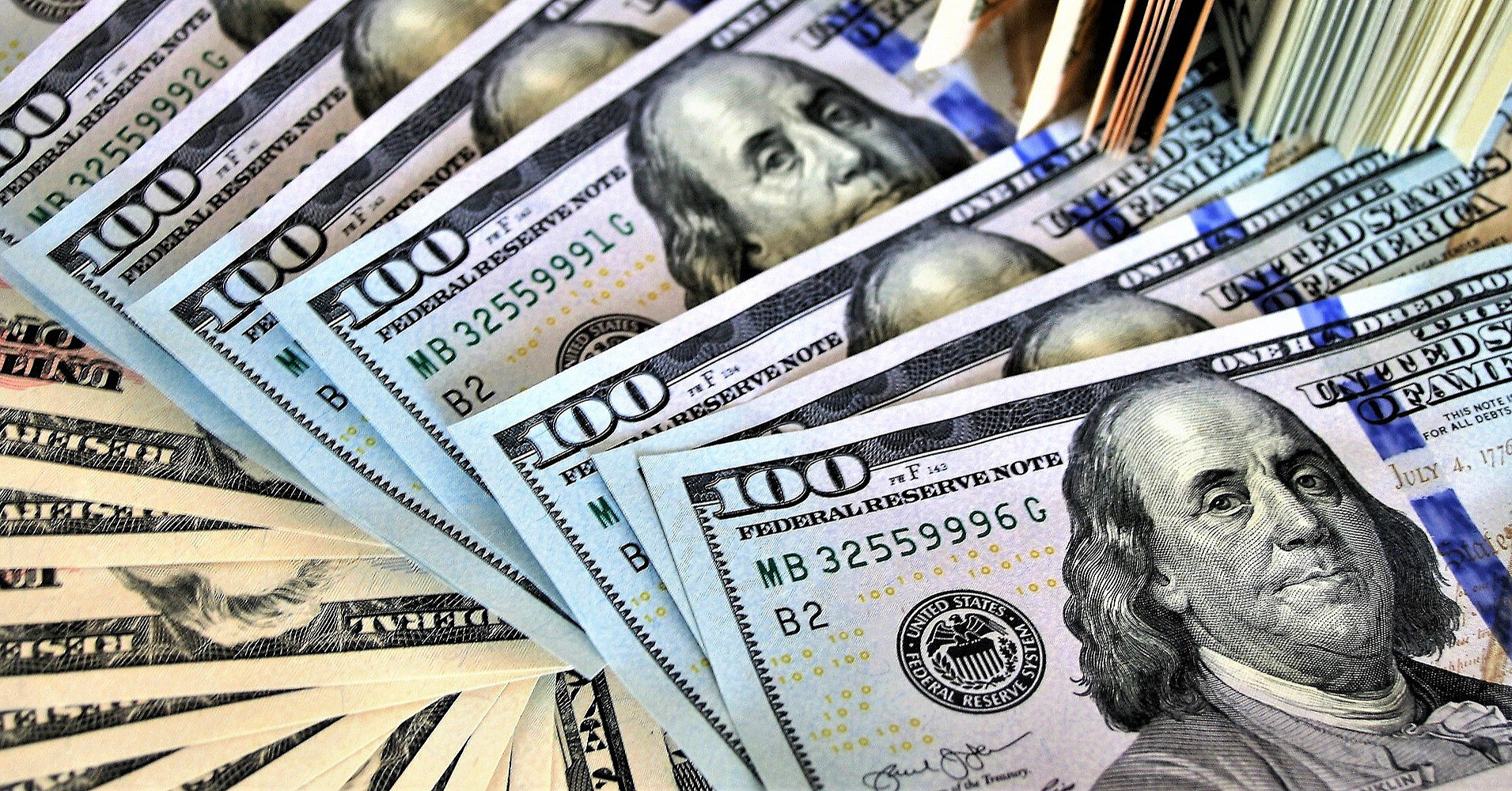 У МВФ назвали виклики для долара, що домінує у світі вже 80 років
