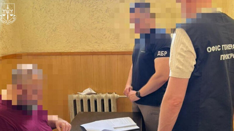 Експосадовця Міноборони, який допомагав Гринкевичам, підозрюють у службовій недбалості