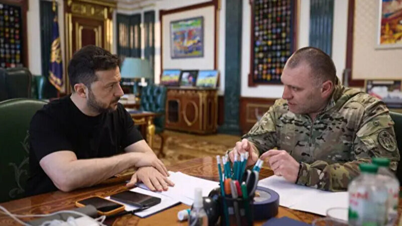 Нардеп Железняк каже, що у Зеленського розглядають зміну глав СБУ та ГУР