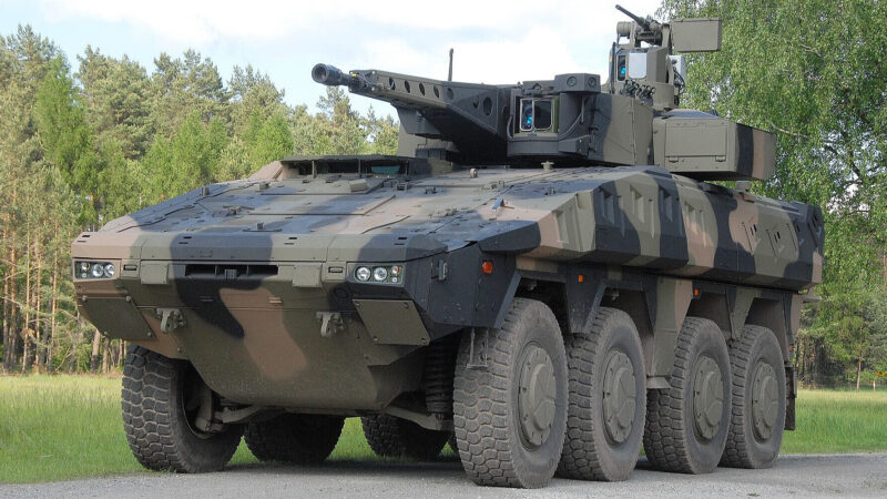 ЗМІ: Німеччина готує велике замовлення на винищувачі та бронетранспортери