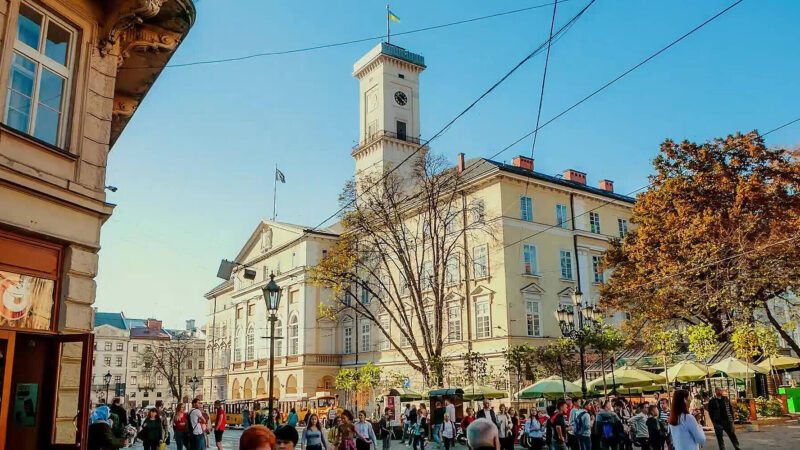 СБУ прийшла з обшуками у Львівську міську раду – джерела