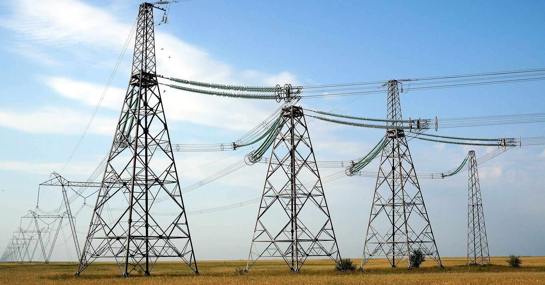 Споживання електрики в Україні зростає третій день поспіль