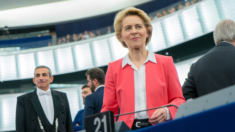 Європарламент відхилив вотум недовіри до Урсули фон дер Ляйєн