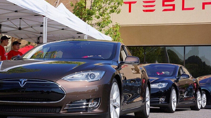 Ілон Маск запустив продаж Tesla в Індії