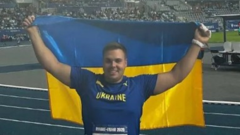 Дніпрянин Михайло Кохан став чемпіоном Всесвітньої літньої Універсіади 2025
