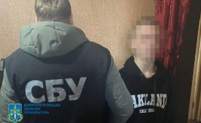 Підпалювали релейні шафи Укрзалізниці на Дніпропетровщині: судитимуть жінку та двох неповнолітніх із Павлограду