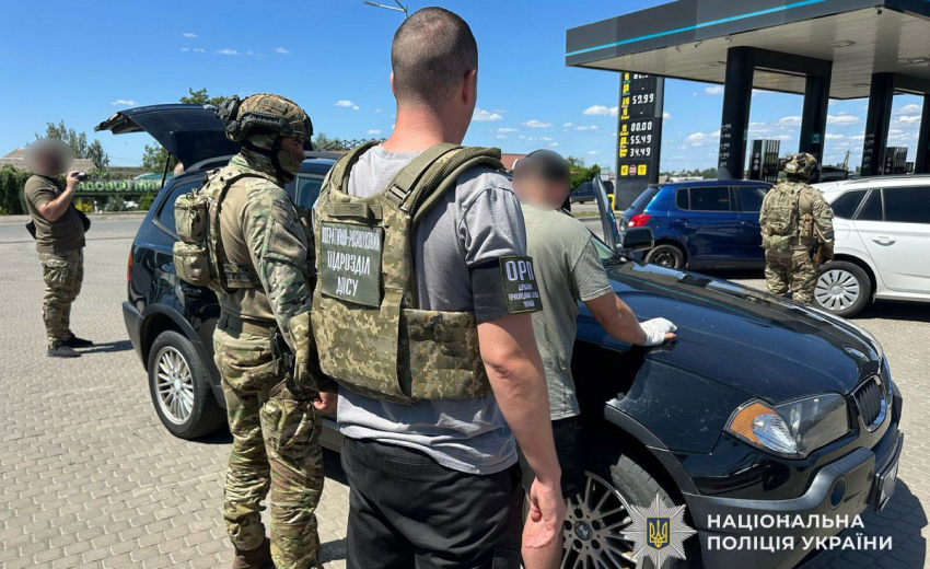 На Дніпропетровщині викрили схему продажу авто, призначених як гуманітарна допомога для військових