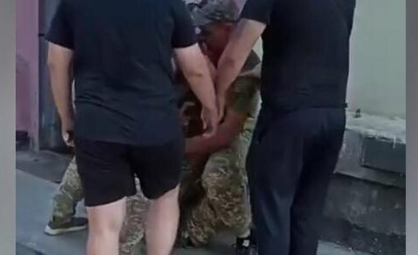 У Дніпрі працівники ТЦК побили колишнього військовослужбовця: розпочато кримінальне провадження