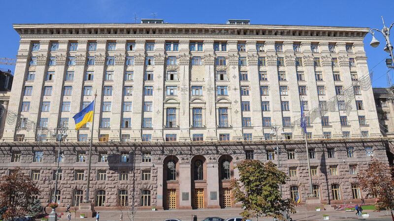 Силовики готують масові обшуки та вручення підозр депутатам Київради – екснардеп