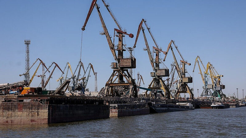 Окупанти відкрили Маріуполь та Бердянськ для іноземних суден