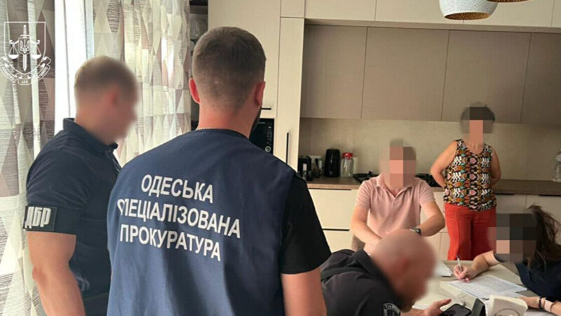 Прокурори оголосили підозри низці посадовців за зловживання у сфері оборони