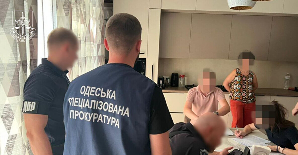Прокурори оголосили підозри низці посадовців за зловживання у сфері оборони