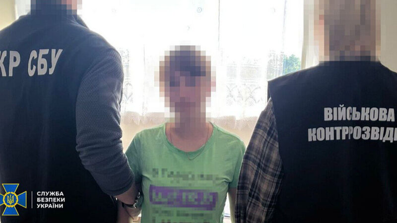 У Чернігові викрили агентку РФ, яка коригувала удари по ТЦК