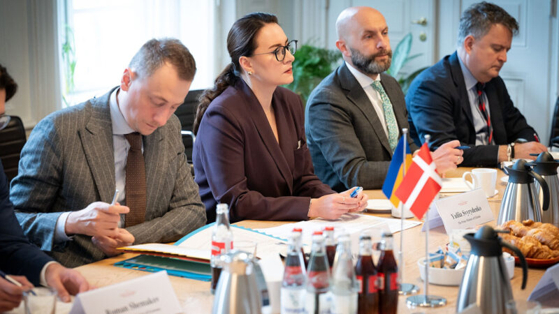 Прем’єрка Свириденко прилетіла до Данії у перший закордонний візит