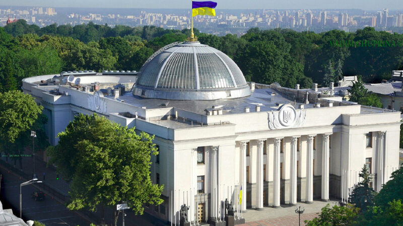 Виїзд за кордон чоловіків до 22 років: у Раді відповіли, коли розглянуть законопроект