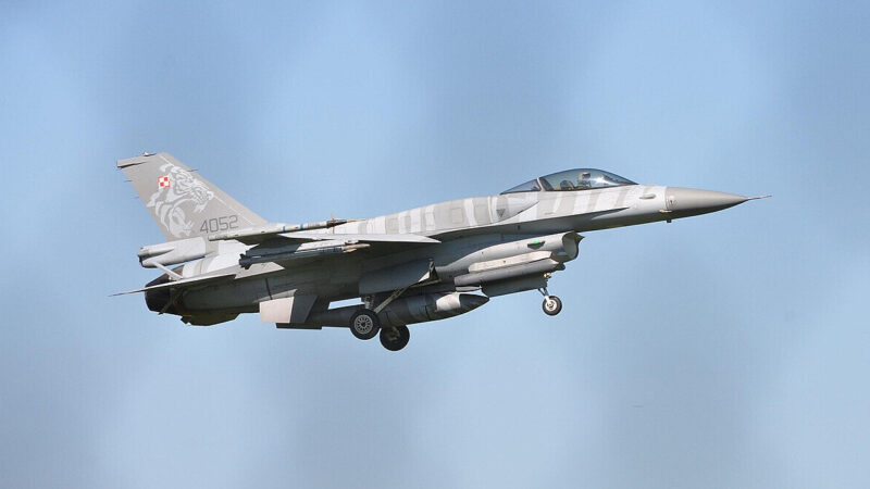 У Польщі призупинили всі польоти на F-16 після авіатрощі