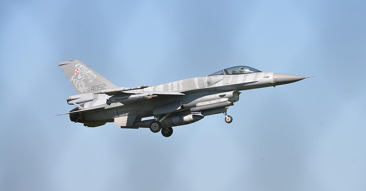 У Польщі призупинили всі польоти на F-16 після авіатрощі