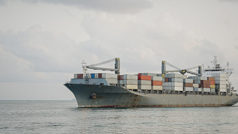 Китай тричі за останні місяці таємно відправляв вантажне судно до Криму – FT