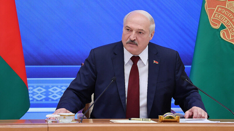 Лукашенко відхрестився від причетності Білорусі до вторгнення безпілотників РФ у Польщу та Литву