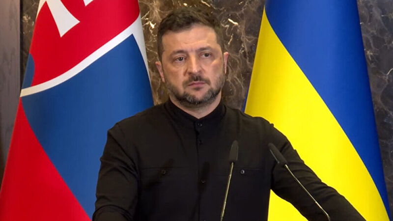 Зеленський про удари РФ по енергетиці: просто терпіти в темряві ніхто не буде