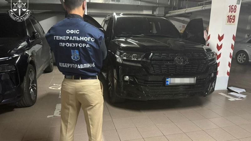 Ошукали громадян ЄС майже на 12 мільйонів гривень: житель Дніпра організував міжнародну мережу «офісів»