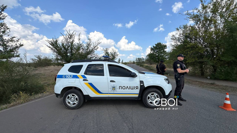 На Дніпропетровщині поліцейський застрелився у службовому авто: деталі
