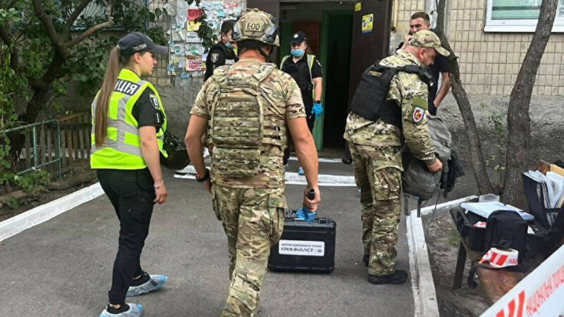 У Дніпровському районі Києва стався вибух у житловому будинку: є жертви