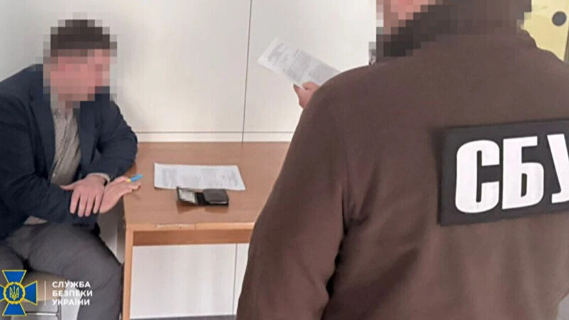 СБУ: Керівник апарату КМДА під виглядом відрядження їздив відпочивати за кордон