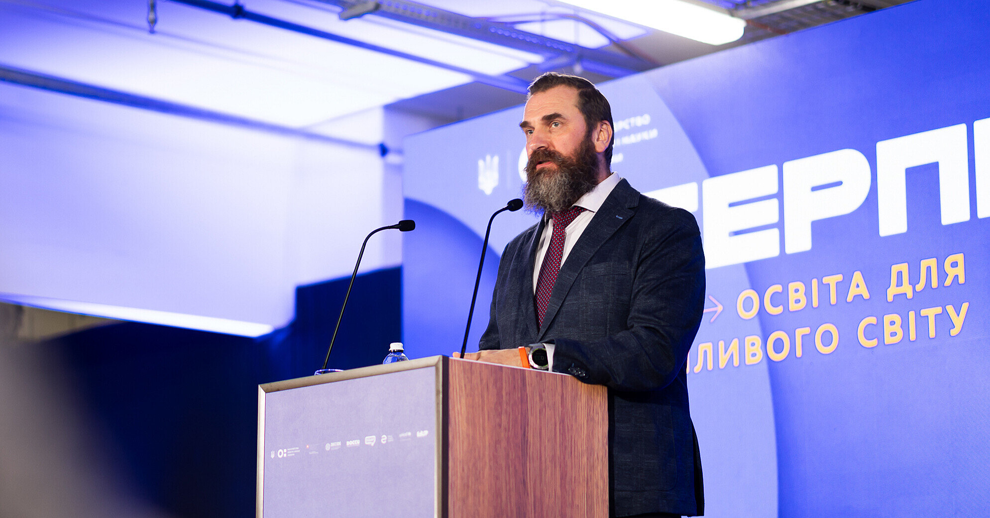 У Міносвіти визнали відсутність грошей на підвищення зарплат вчителям