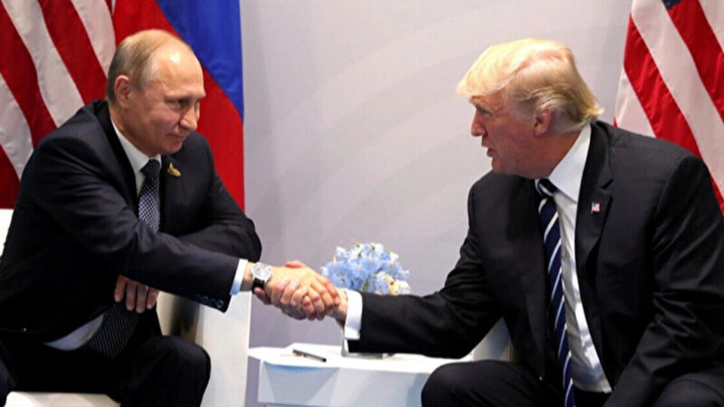 Трамп пообіцяв “через місяць” визначитися зі відношенням до Путіна