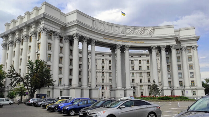 “Дзеркальна відповідь”: Україна заборонила вʼїзд кільком топвійськовим Угорщини