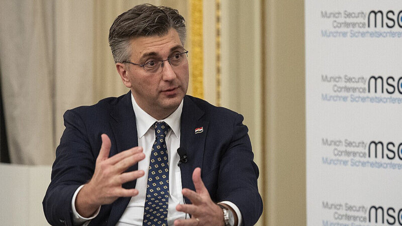 Прем’єр Хорватії заявив, що Сербія “на межі громадянської війни”
