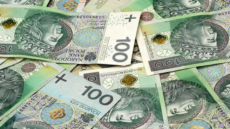 Польські акції та валюта ослабли після вторгнення російських дронів – Bloomberg