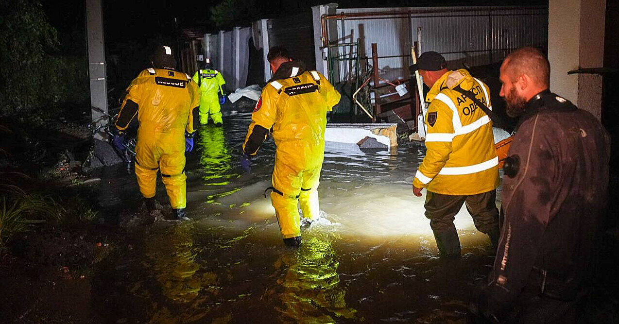 В Одесі під час негоди загинула ціла сім’я: їх накрила хвиля