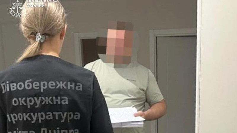 На Дніпропетровщині судитимуть посадовця Укрзалізниці та директора підрядної компанії за розтрату понад 6,7 млн грн