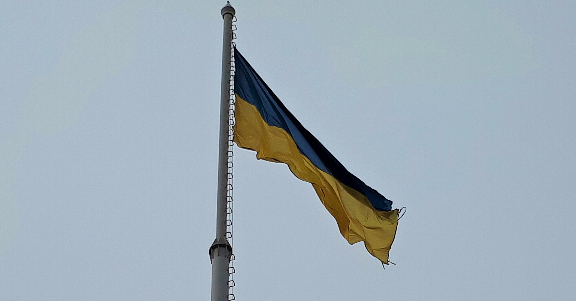 Армія, рятувальники, президент: кому найбільше довіряють українці