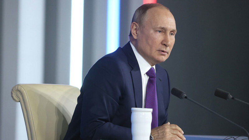 Путін обіцяє “приголомшливо” відповісти на далекобійні удари по РФ