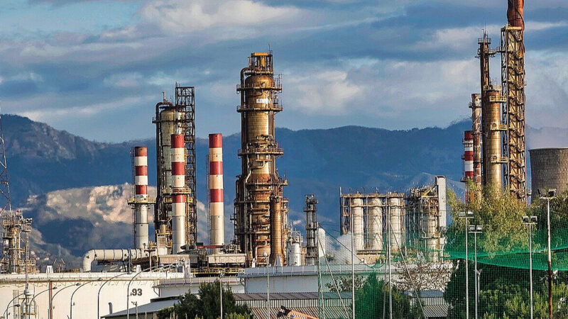 Санкції США проти “Роснефти” та “Лукойлу” б’ють по китайському ринку нафти – Bloomberg