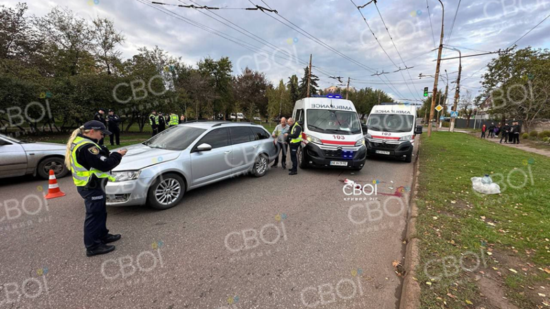 Йшов на «зелений»: у Кривому Розі водій Skoda насмерть збив 13-річного хлопця