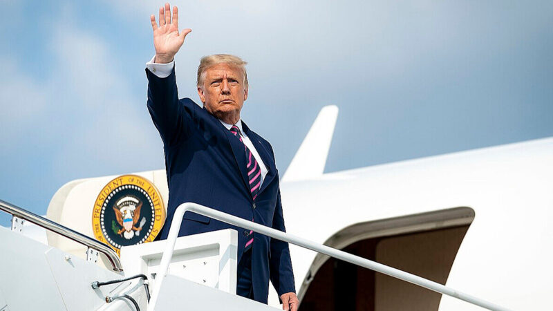 У США виявили мисливську вежу з видом на трап літака Трампа