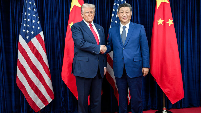 Сі Цзіньпін запевнив Трампа, що Пекін здатний протистояти будь-яким викликам